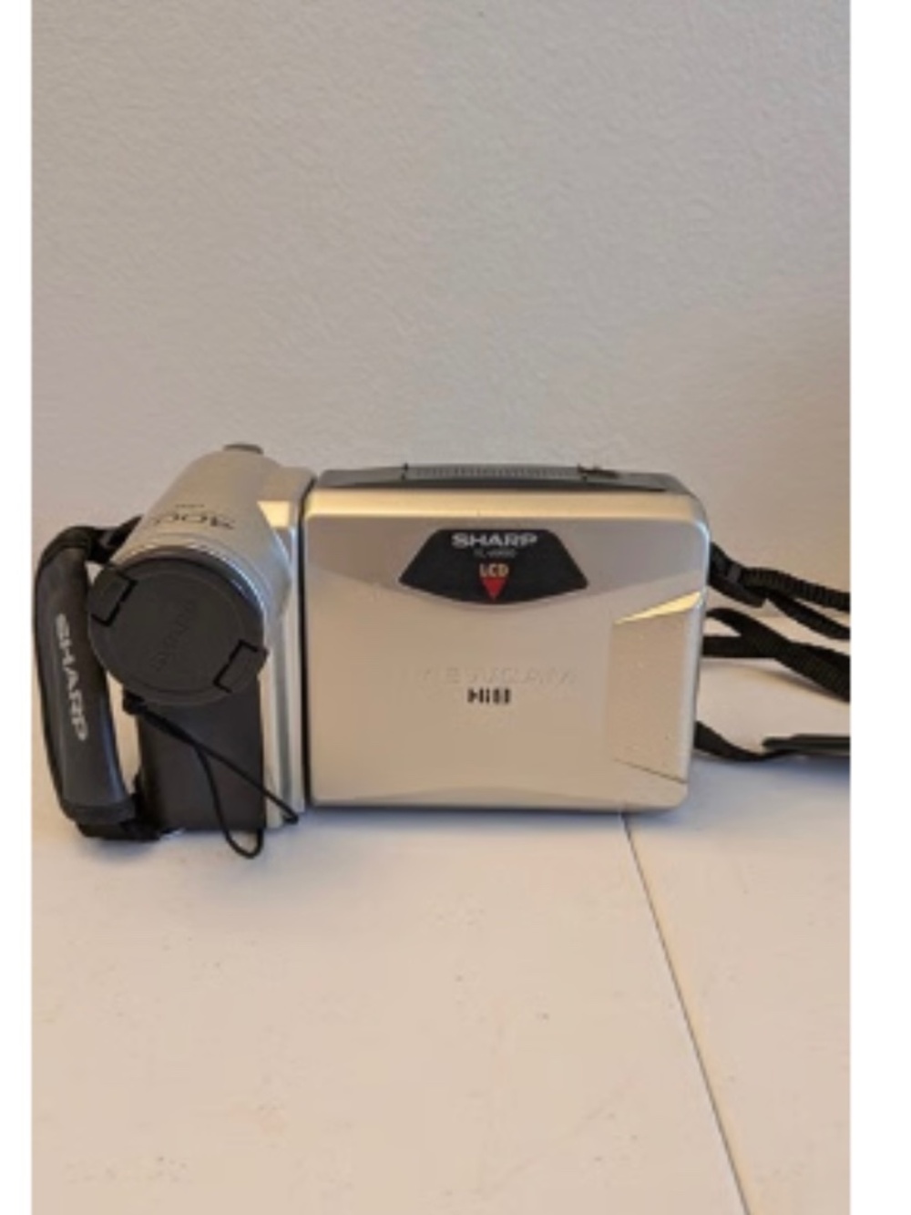 Sharp ViewCam VL-AH50U Hi8 Camcorder + remote